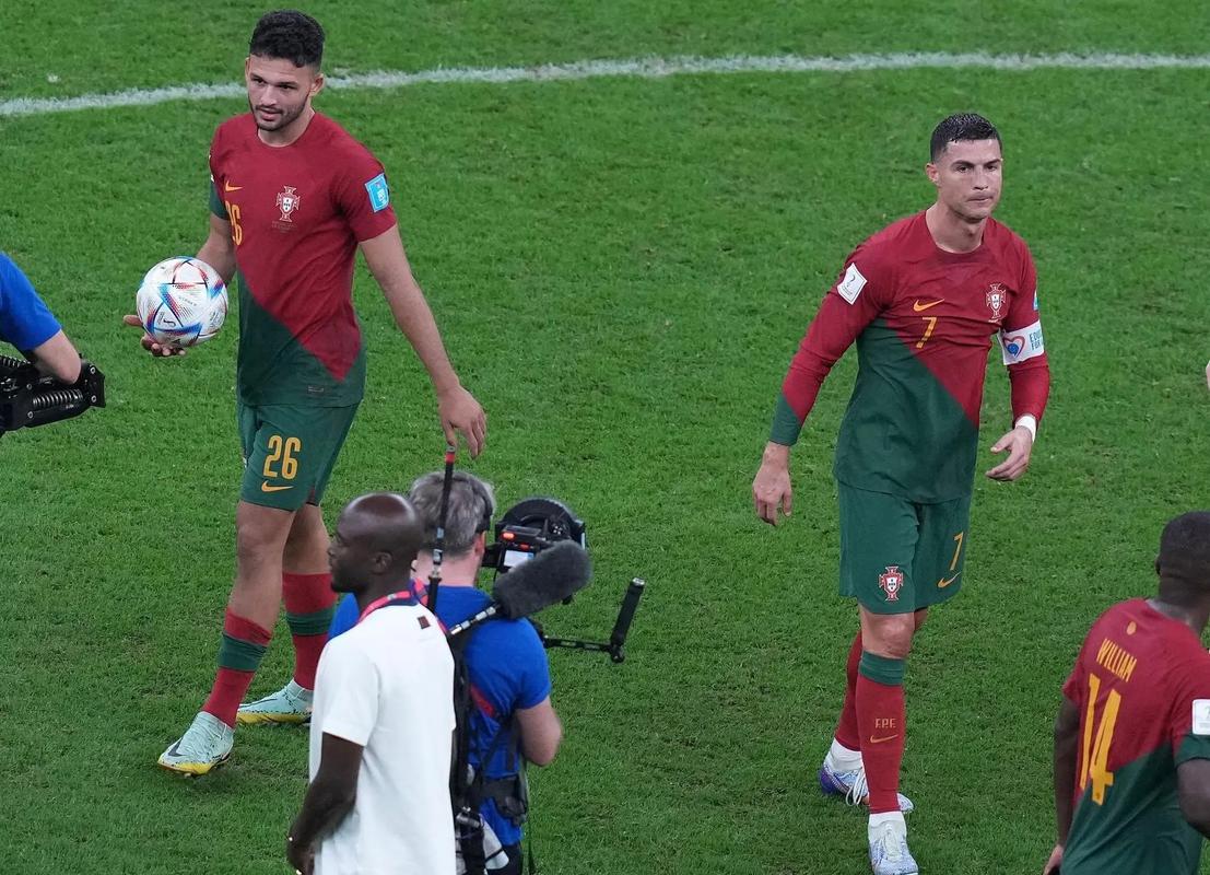 葡萄牙vs瑞士开球视频